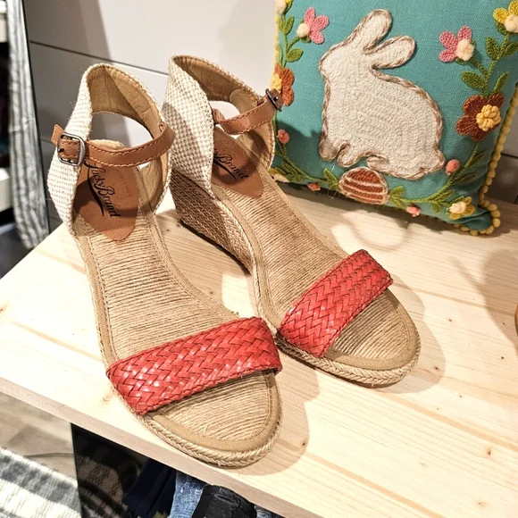 Lucky Brand Women's Wedge Sandals - Picture 2 of 10